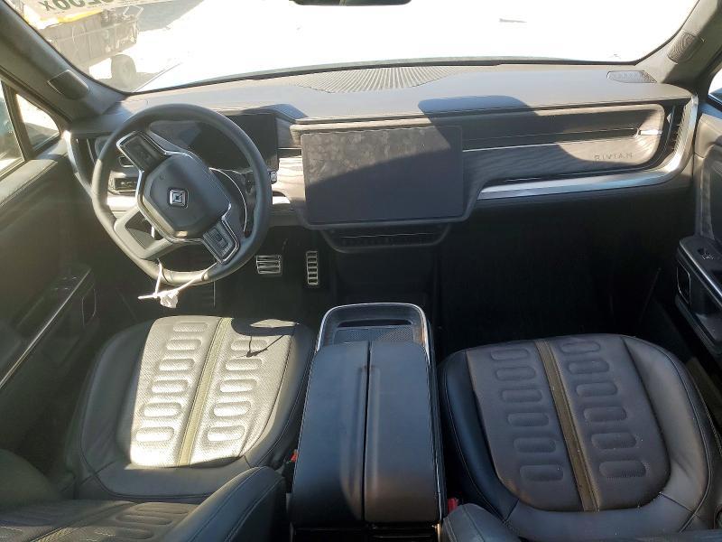 7FCTGAAA4PN000693 2023 Rivian R1T photo no. 8
