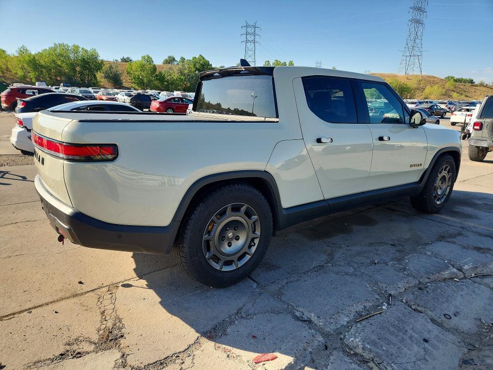 7FCTGCAA1SN041349 2025 Rivian R1T photo no. 3