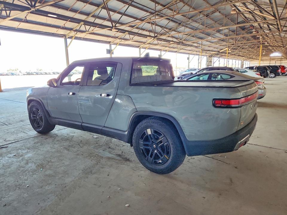 7FCTGAAA6RN032337 2024 Rivian R1T photo no. 2
