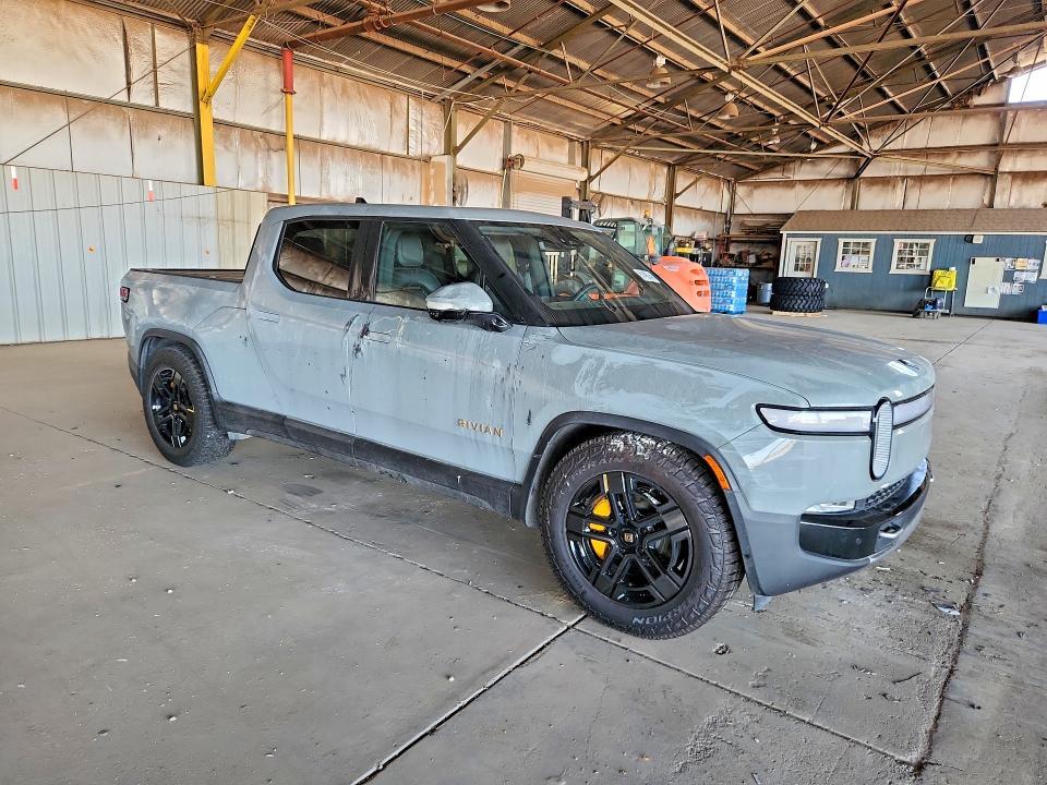 7FCTGAAA6RN032337 2024 Rivian R1T photo no. 4