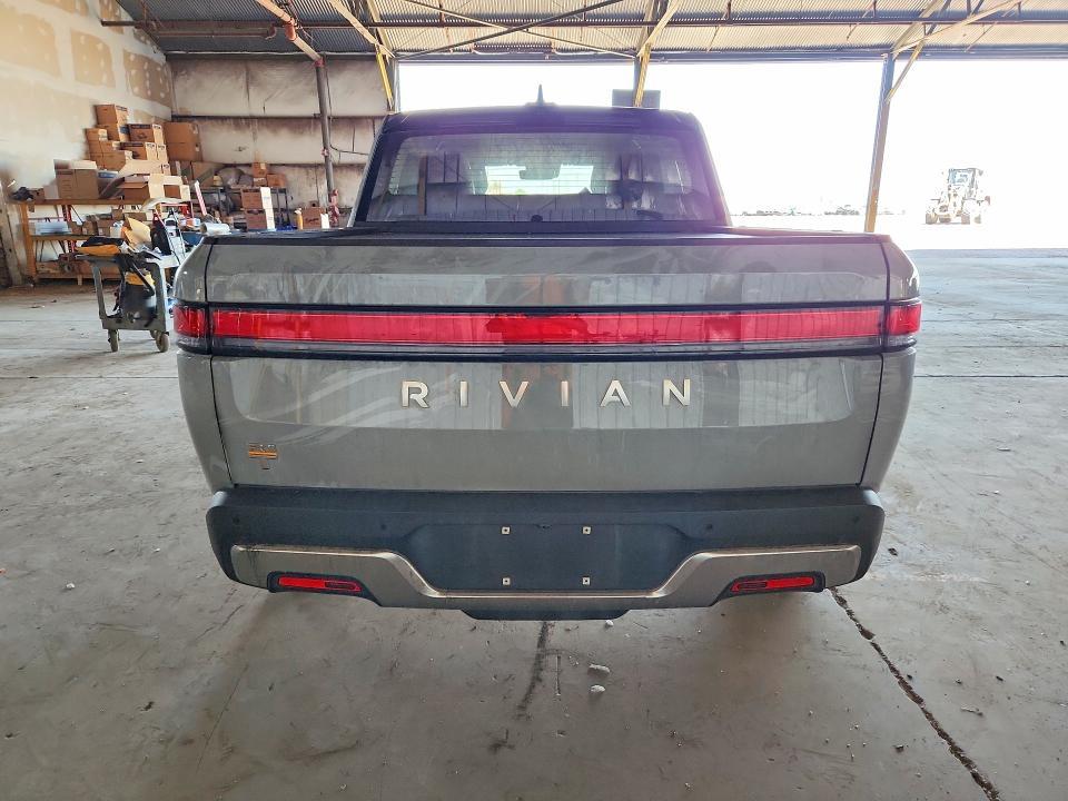 7FCTGAAA6RN032337 2024 Rivian R1T photo no. 6