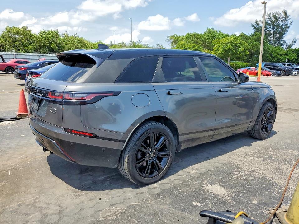 SALYL2RX8JA709950 2018 Land Rover Range Rover photo no. 3