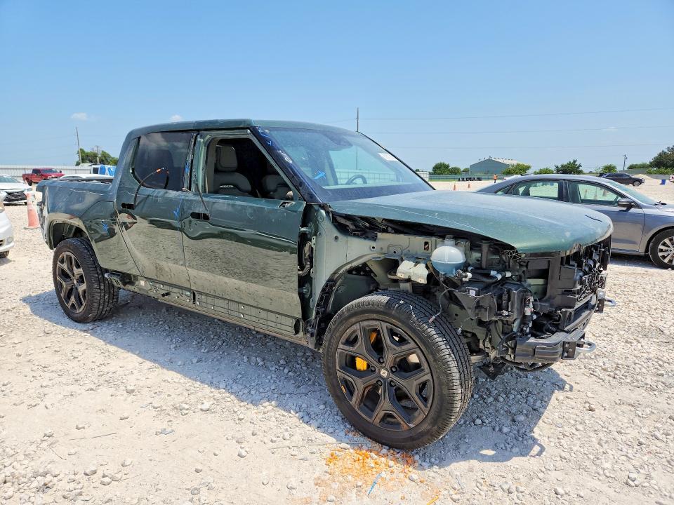 7FCTGAAA8PN000888 2023 Rivian R1T photo no. 4
