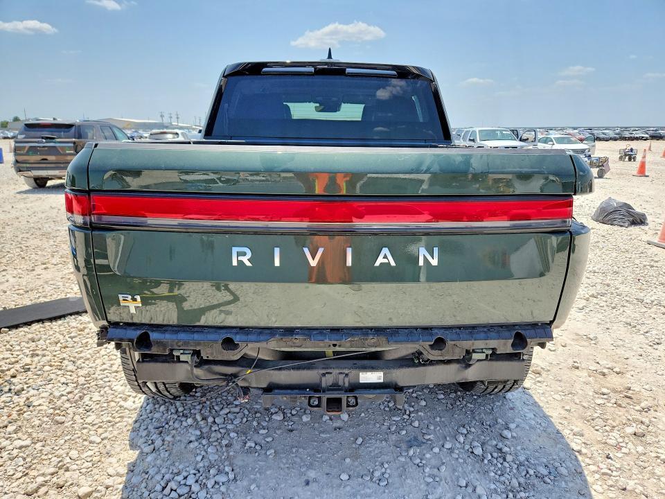 7FCTGAAA8PN000888 2023 Rivian R1T photo no. 6