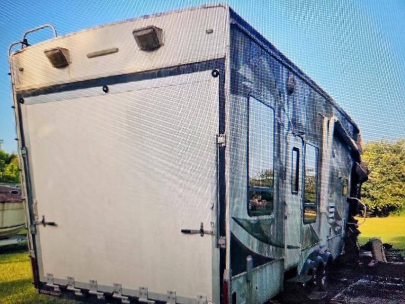 4YDF3803XAR800762 2010 Keystone Raptor photo no. 5