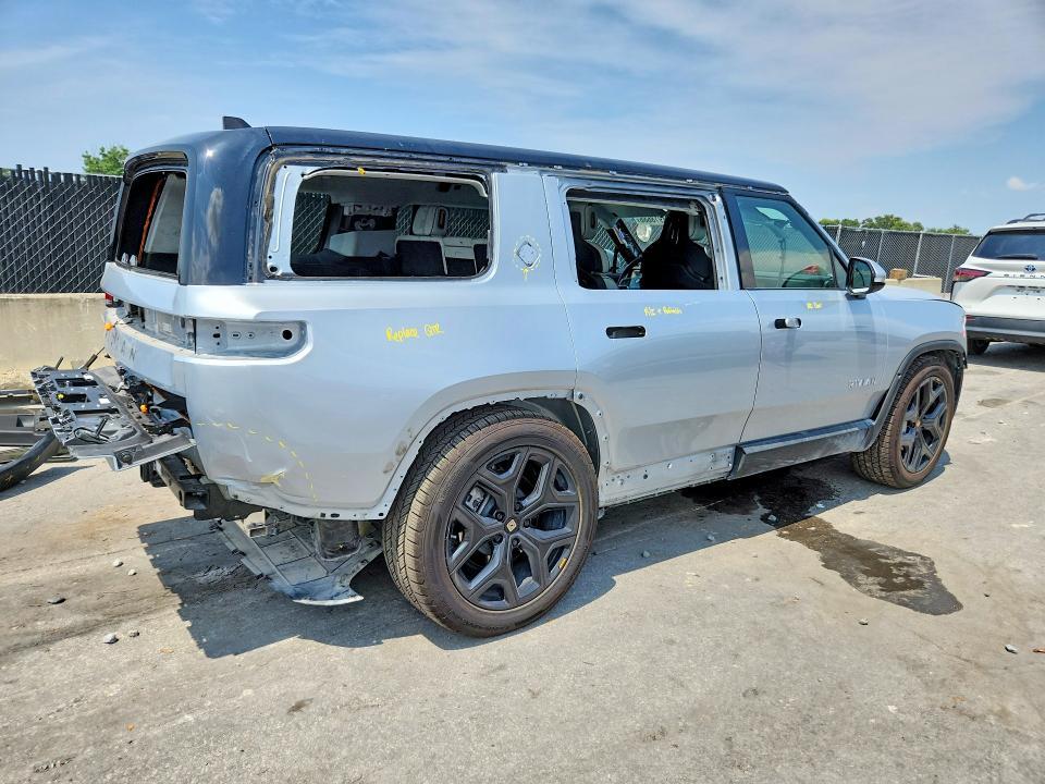 7PDSGCBA9RN041425 2024 Rivian R1S photo no. 3
