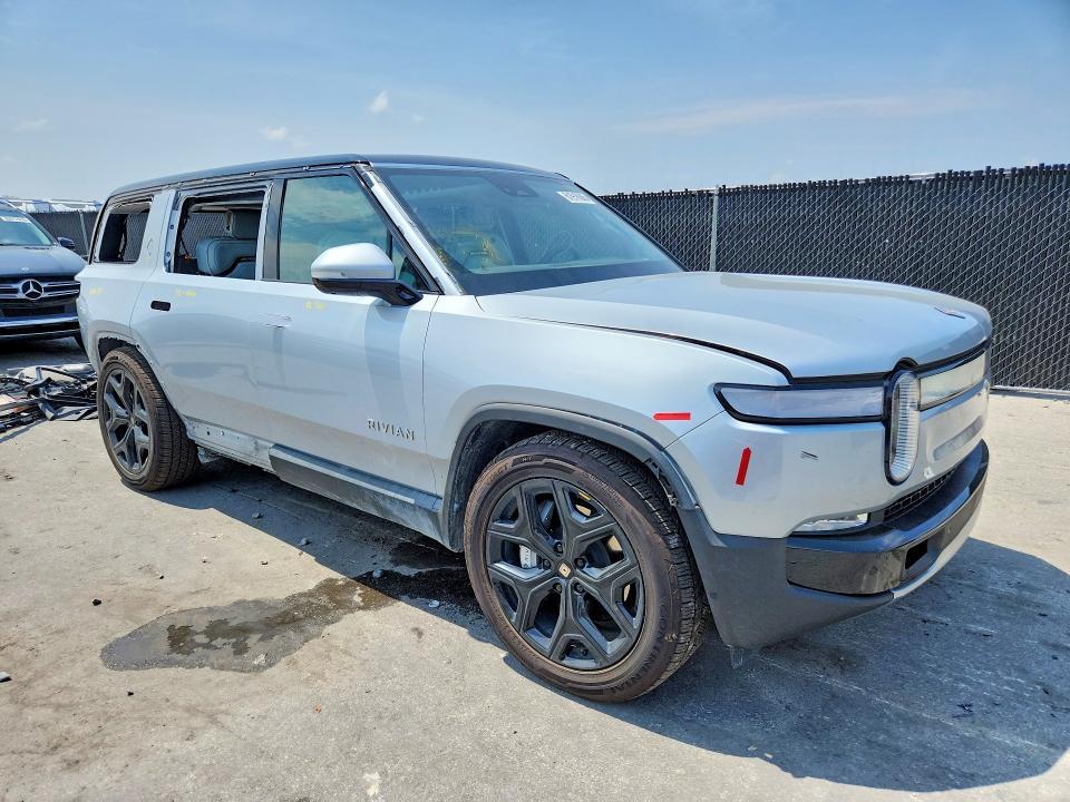 7PDSGCBA9RN041425 2024 Rivian R1S photo no. 4