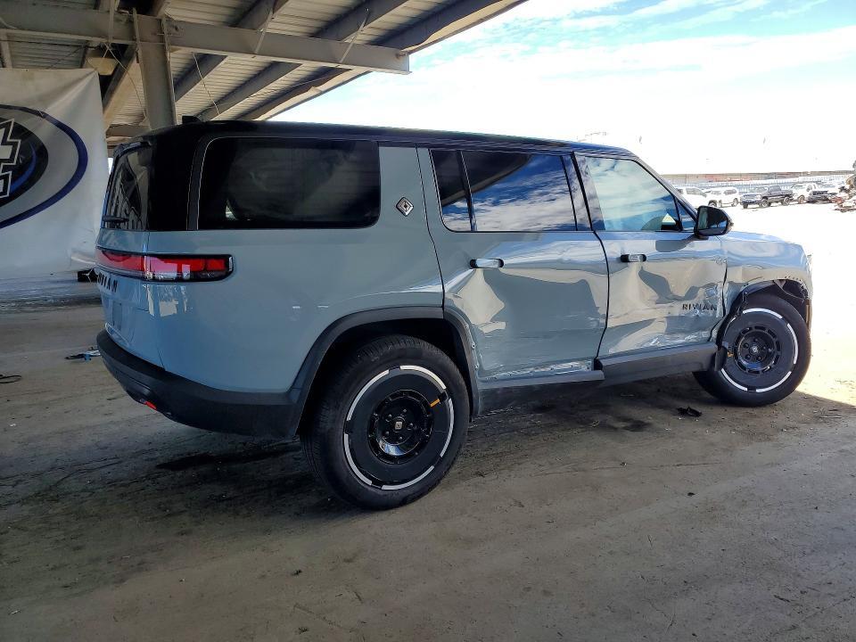7PDSGBBA9SN055714 2025 Rivian R1S photo no. 3