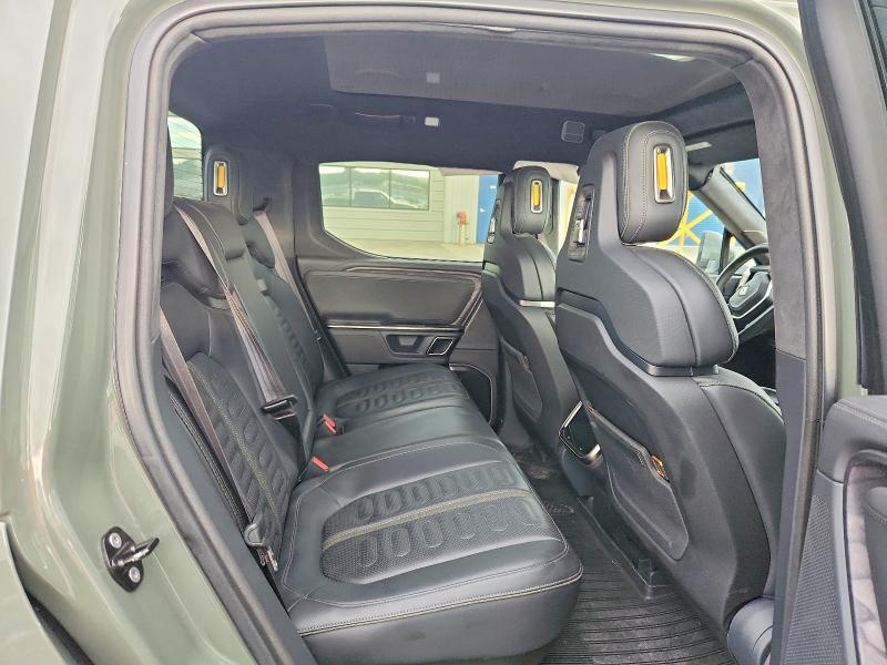 7FCTGAAL4NN004385 2022 Rivian R1T photo no. 10