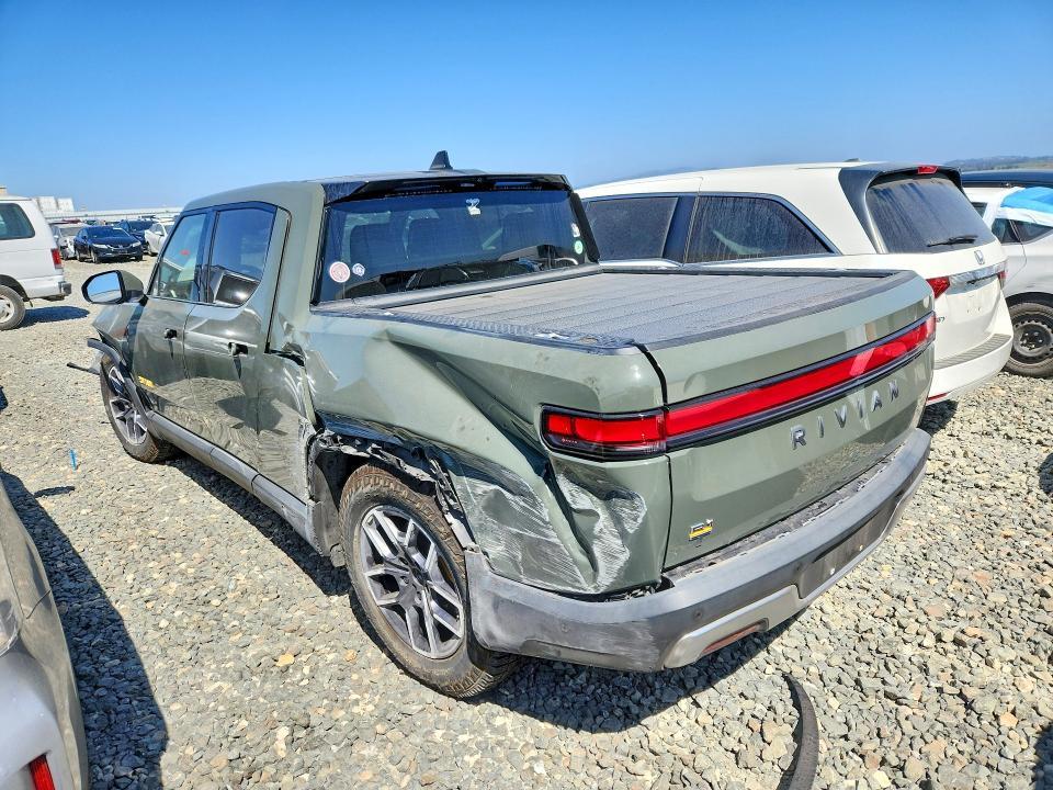 7FCTGAAL4NN004385 2022 Rivian R1T photo no. 2