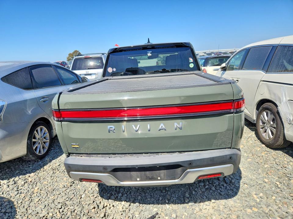 7FCTGAAL4NN004385 2022 Rivian R1T photo no. 6