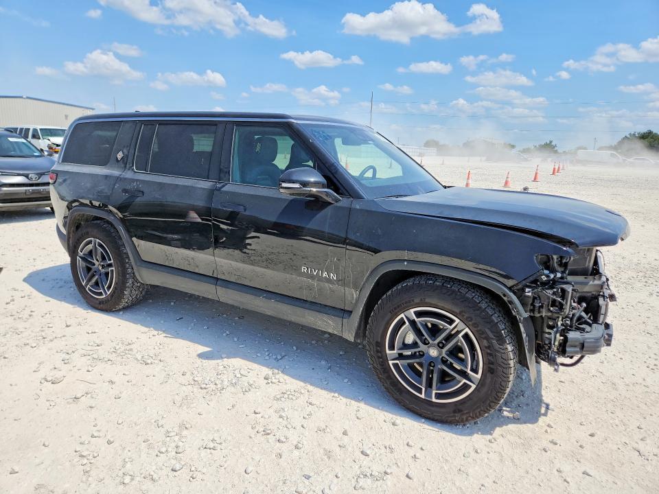 7PDSGBBA6SN045710 2025 Rivian R1S photo no. 4
