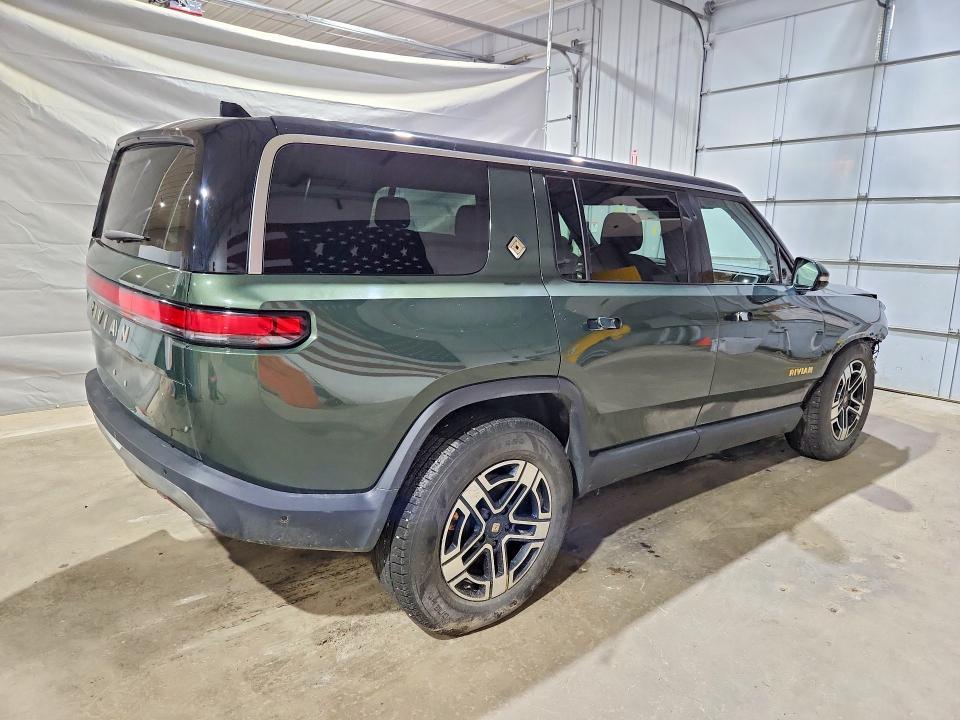 7PDSGABL9NN002253 2022 Rivian R1S photo no. 3