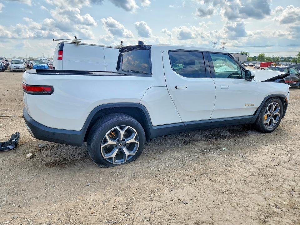 7FCTGAAL0NN003279 2022 Rivian R1T photo no. 3