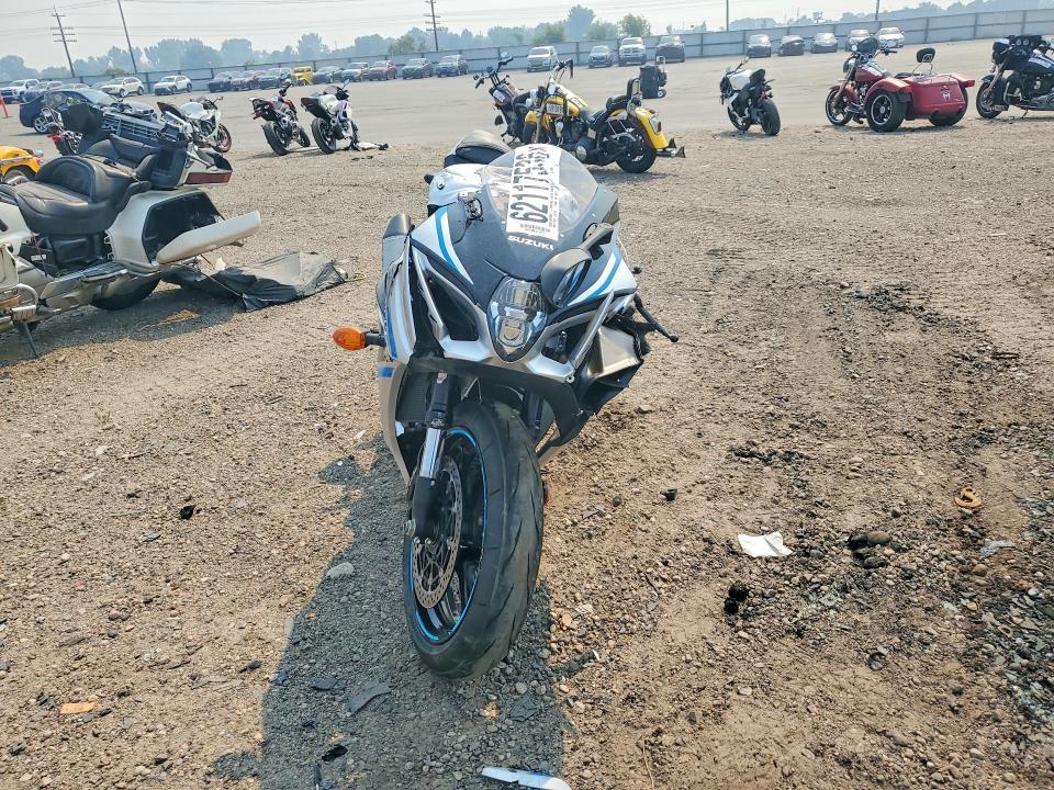 JS1DM11B8S7100363 2025 Suzuki GSX-R1000 photo no. 2
