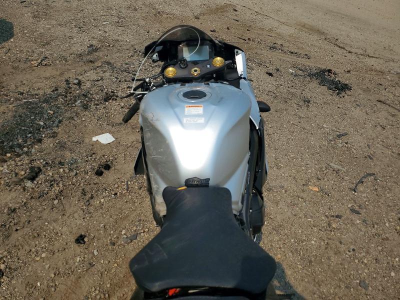 JS1DM11B8S7100363 2025 Suzuki GSX-R1000 photo no. 6