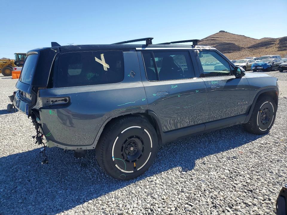 7PDSGBBA6SN052897 2025 Rivian R1S photo no. 3