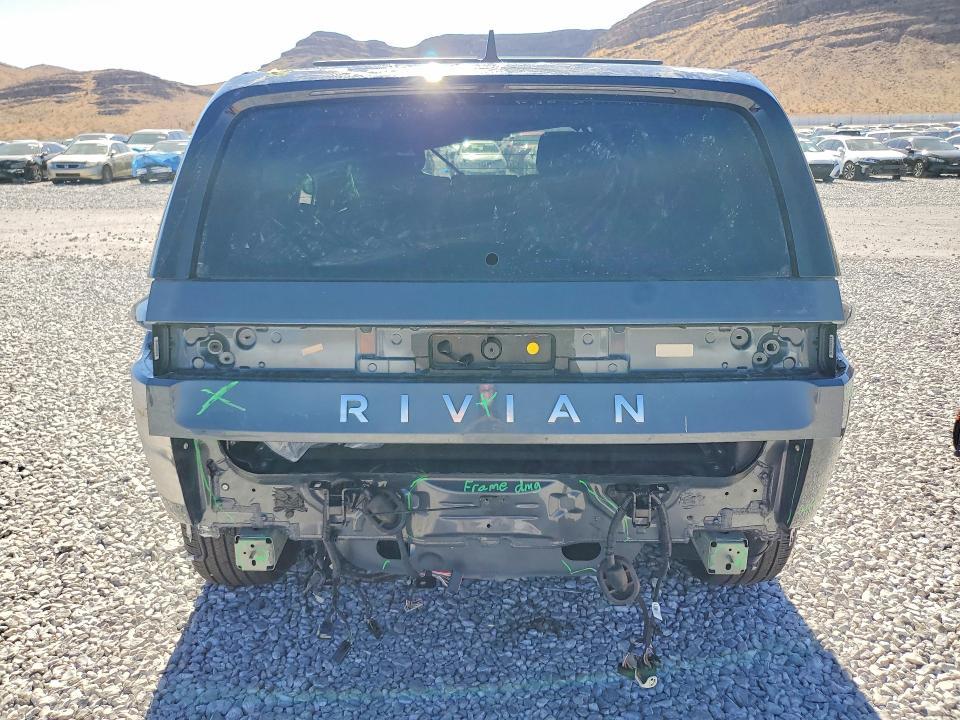 7PDSGBBA6SN052897 2025 Rivian R1S photo no. 6