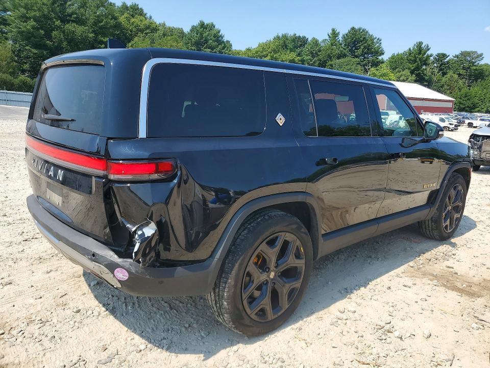 7PDSGABA5PN011145 2023 Rivian R1S photo no. 3
