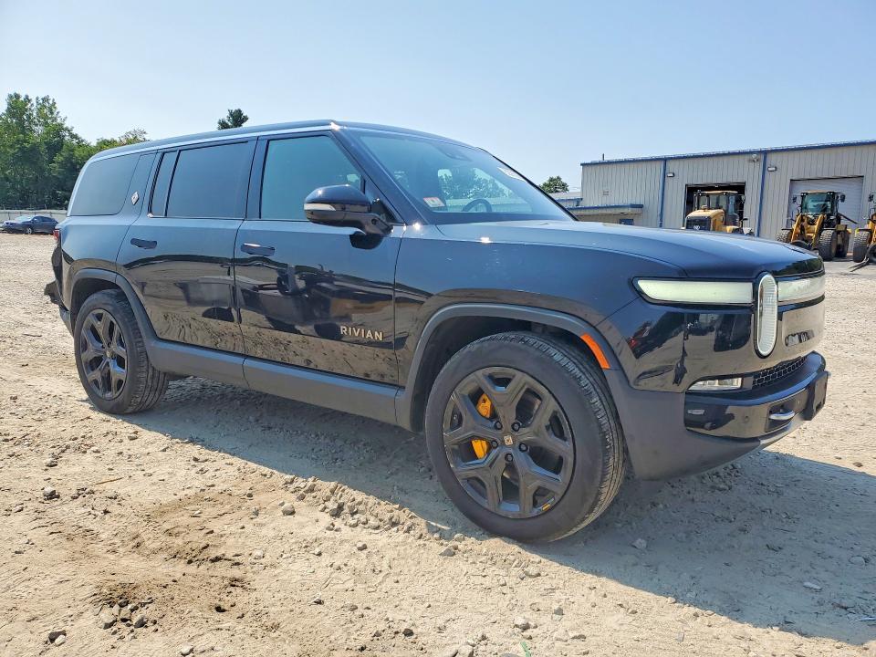 7PDSGABA5PN011145 2023 Rivian R1S photo no. 4
