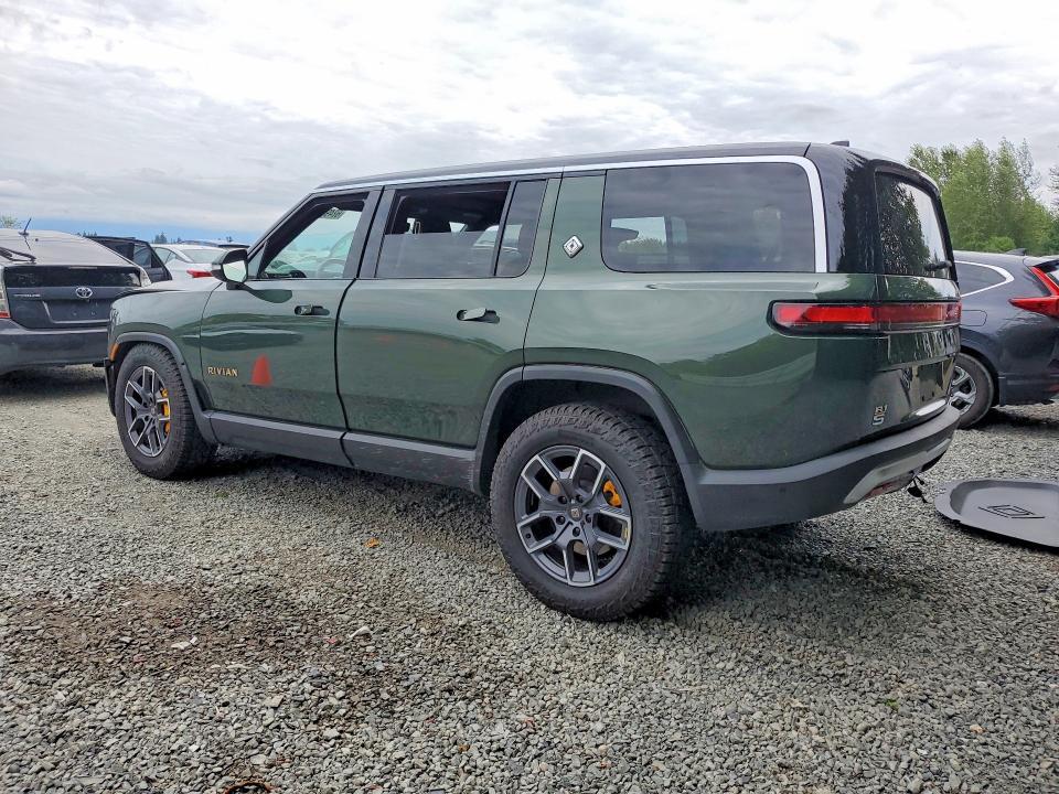 7PDSGABA8PN022088 2023 Rivian R1S photo no. 2