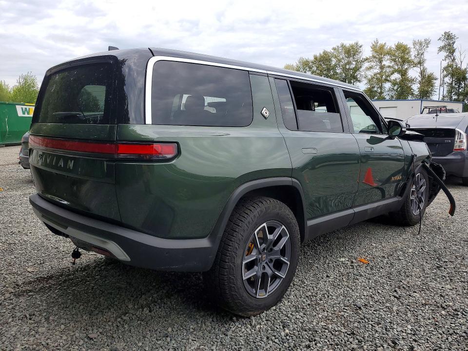 7PDSGABA8PN022088 2023 Rivian R1S photo no. 3