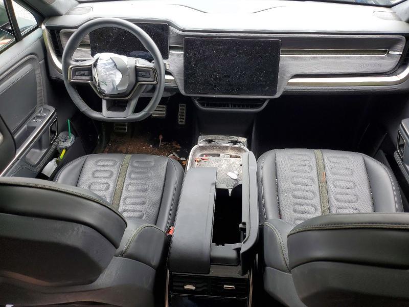 7PDSGABA8PN022088 2023 Rivian R1S photo no. 8