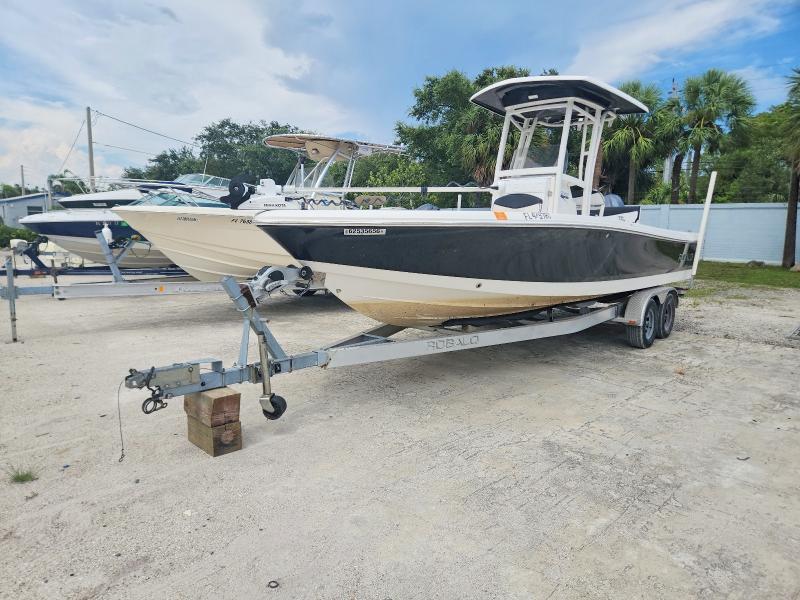 R0BK0115H415 2015 Robalo/us Marine 246 photo no. 2