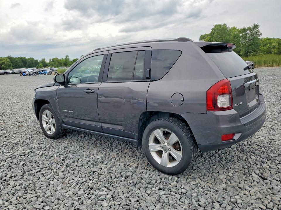 1C4NJDBB8GD556875 2016 Jeep Compass photo no. 2