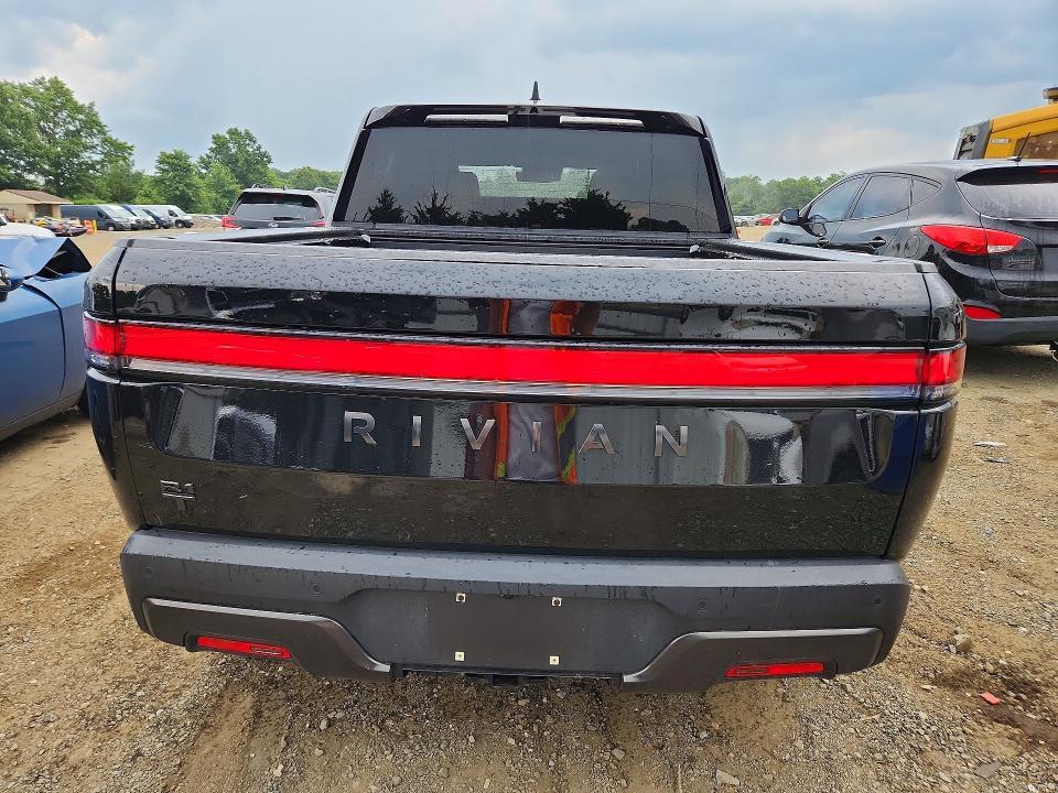 7FCTGBAAXSN035995 2025 Rivian R1T photo no. 6