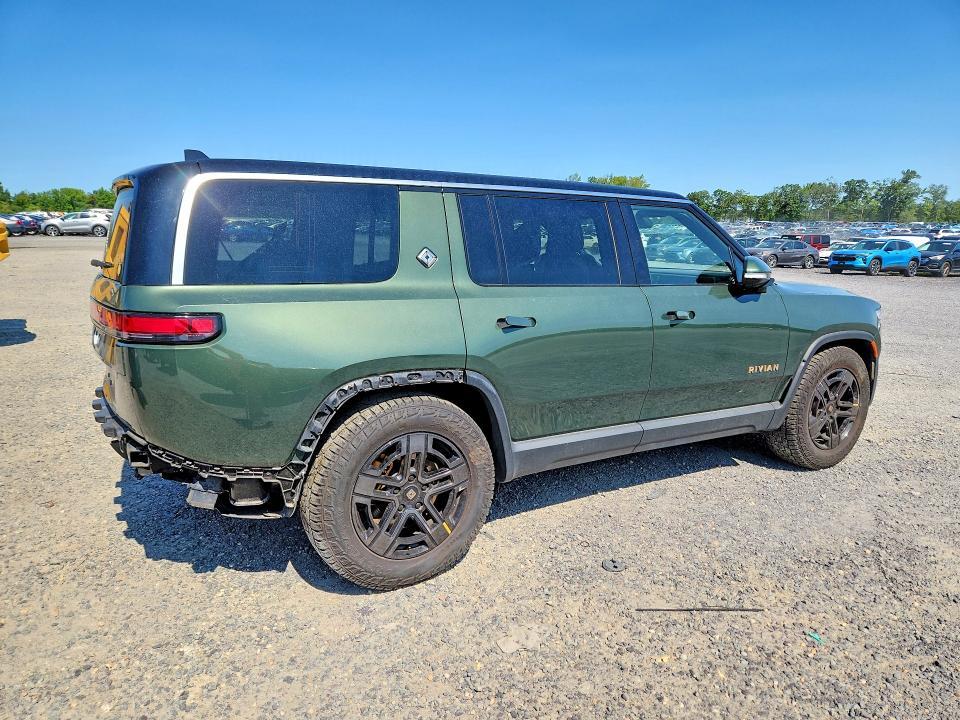 7PDSGABA3PN016487 2023 Rivian R1S photo no. 3