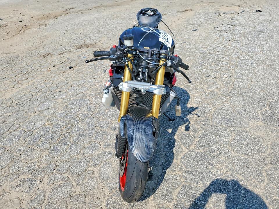 JS1GR7MA4J2101106 2018 Suzuki GSX-R750 photo no. 2