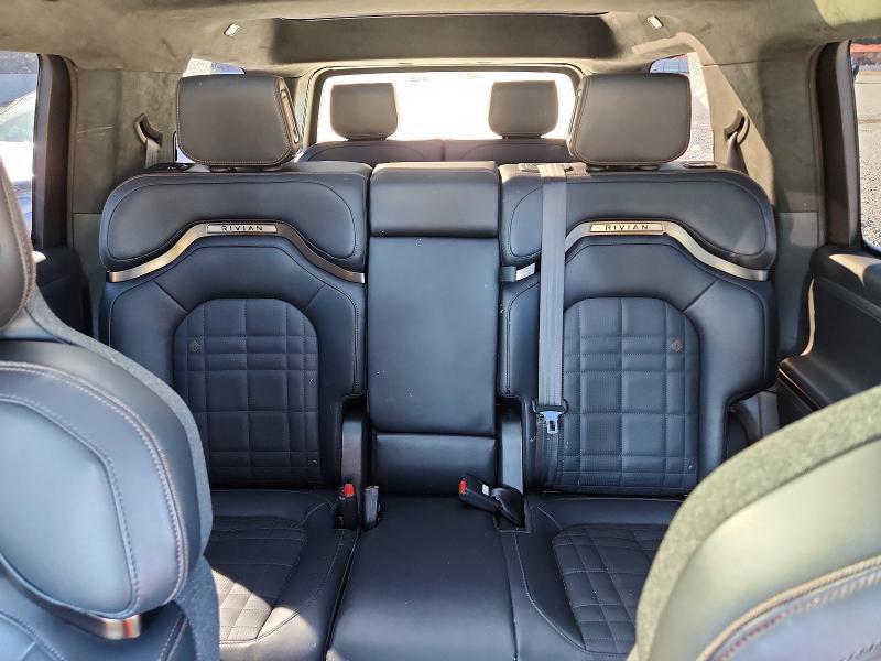 7PDSGCBP4SN057929         2025 Rivian R1S photo no. 10