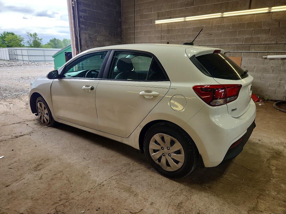 3KPA25AB2JE092068 2018 KIA Rio photo no. 2