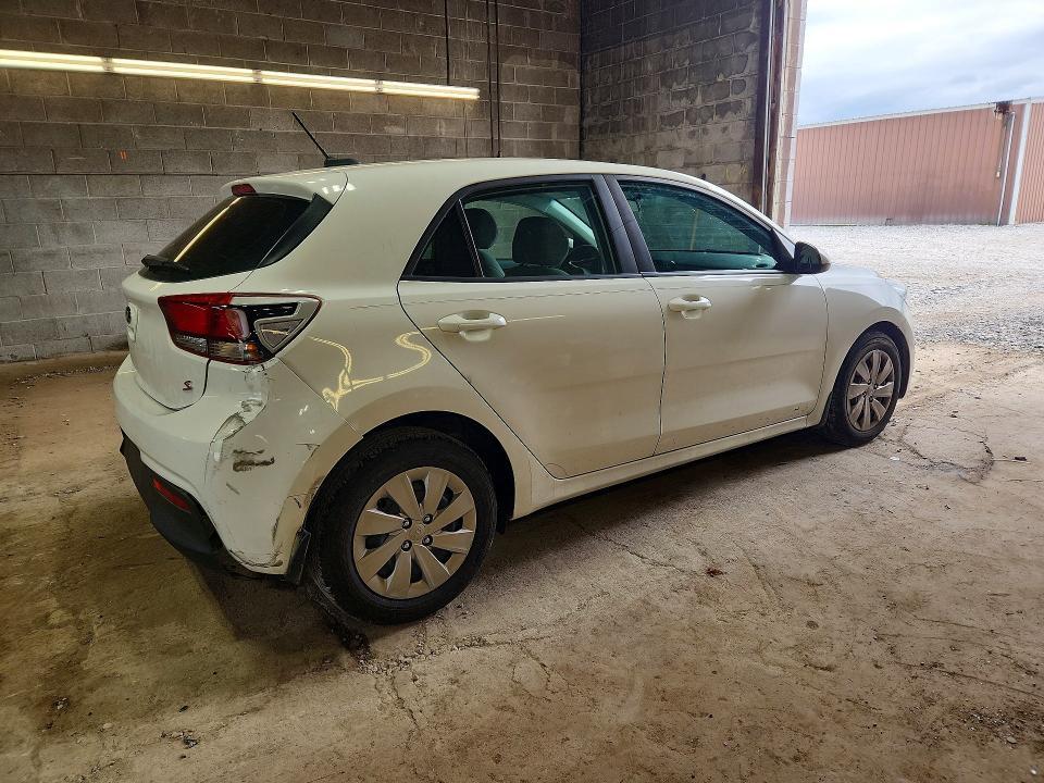 3KPA25AB2JE092068 2018 KIA Rio photo no. 3