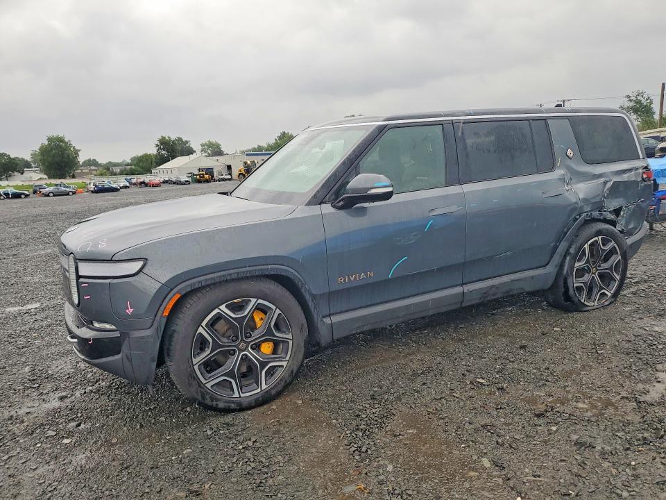 7PDSGABAXRN038845 2024 Rivian R1S photo no. 1