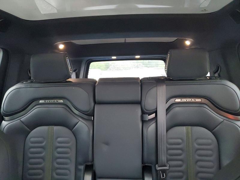 7PDSGABAXRN038845 2024 Rivian R1S photo no. 10