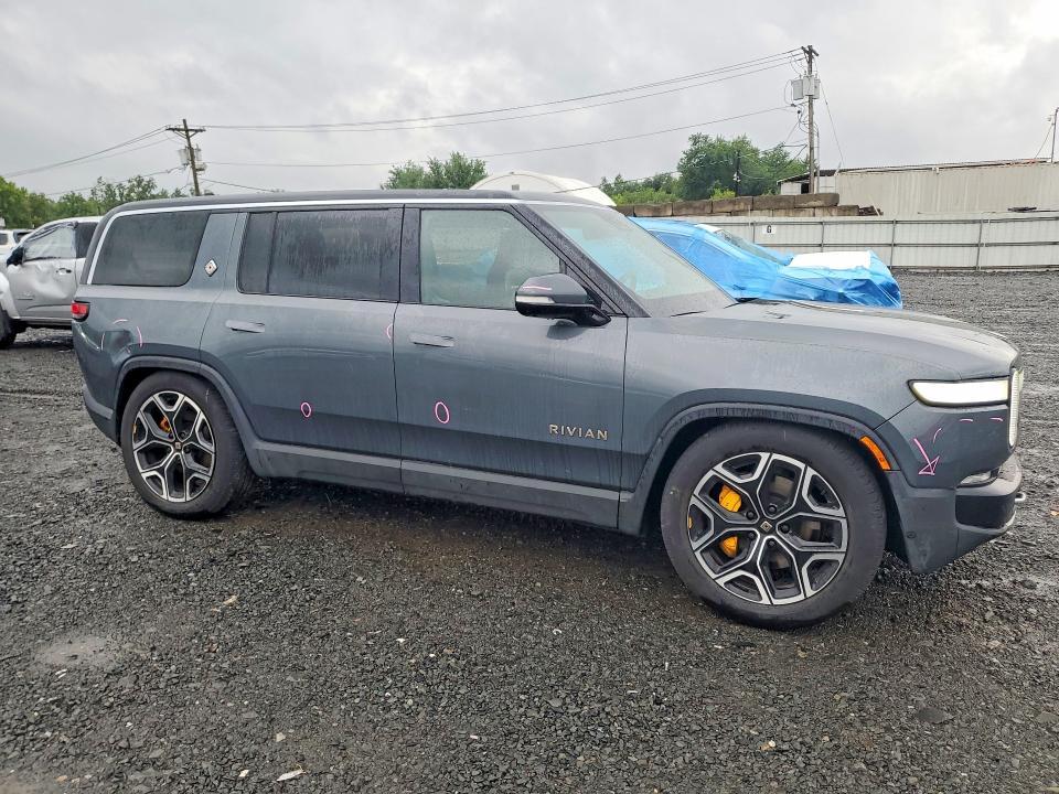 7PDSGABAXRN038845 2024 Rivian R1S photo no. 4