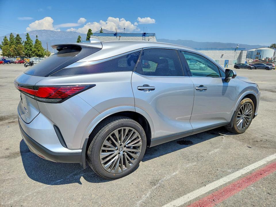 2T2BBMCA7RC044669 2024 Lexus RX photo no. 3
