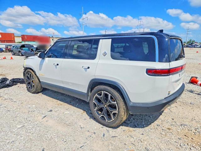 7PDSGABL1NN002019 2022 Rivian R1S photo no. 2