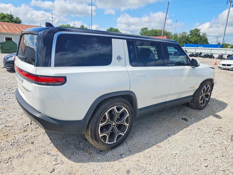 7PDSGABL1NN002019 2022 Rivian R1S photo no. 3