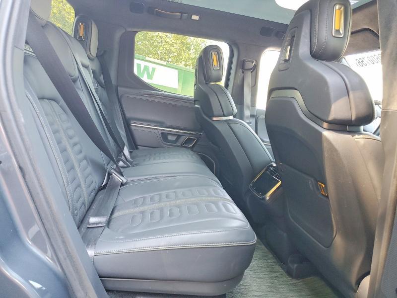 7FCTGAAA9NN011282 2022 Rivian R1T photo no. 10