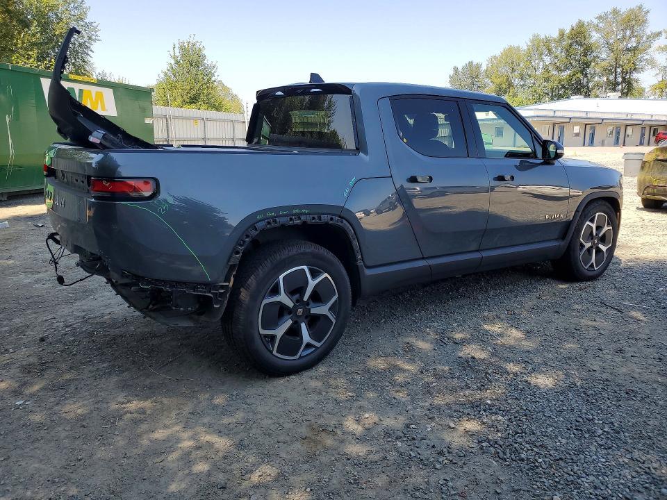 7FCTGAAA9NN011282 2022 Rivian R1T photo no. 3