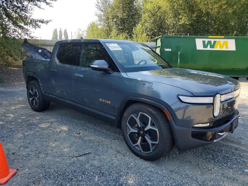 7FCTGAAA9NN011282 2022 Rivian R1T photo no. 4