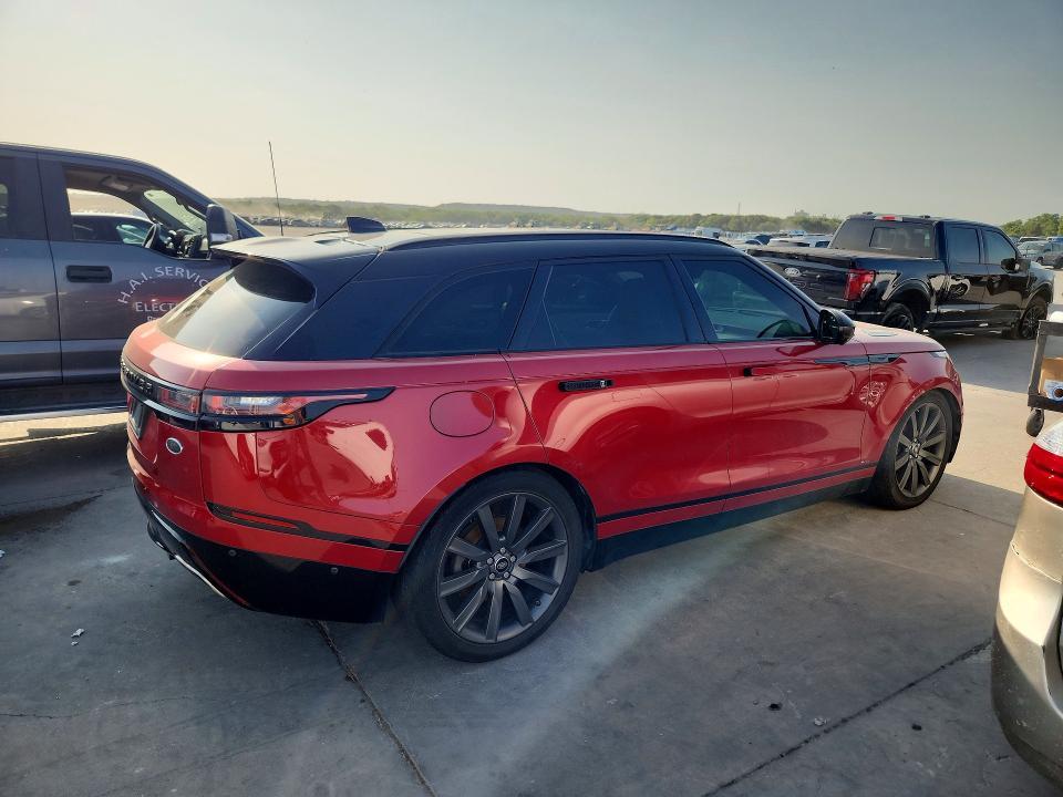 SALYM2RV6JA700241 2018 Land Rover Range Rover photo no. 3