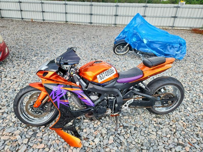 JS1GR7KA172105240 2007 Suzuki GSX-R750 photo no. 3