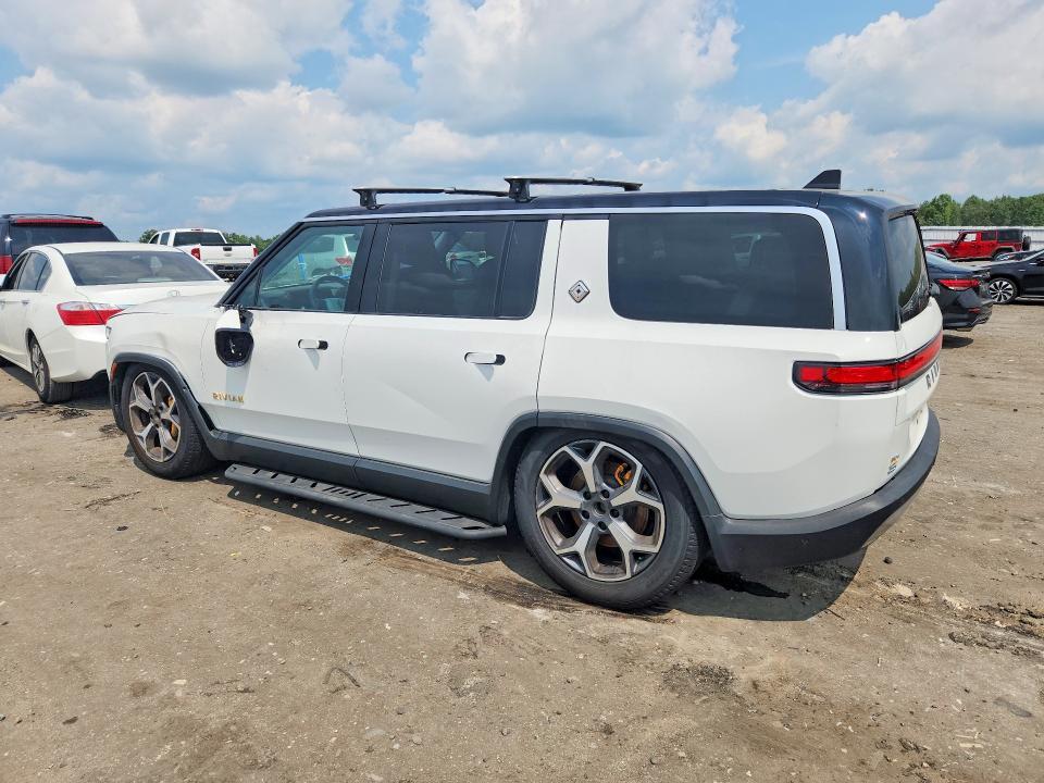 7PDSGABA2PN014357 2023 Rivian R1S photo no. 2
