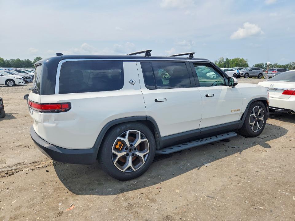 7PDSGABA2PN014357 2023 Rivian R1S photo no. 3