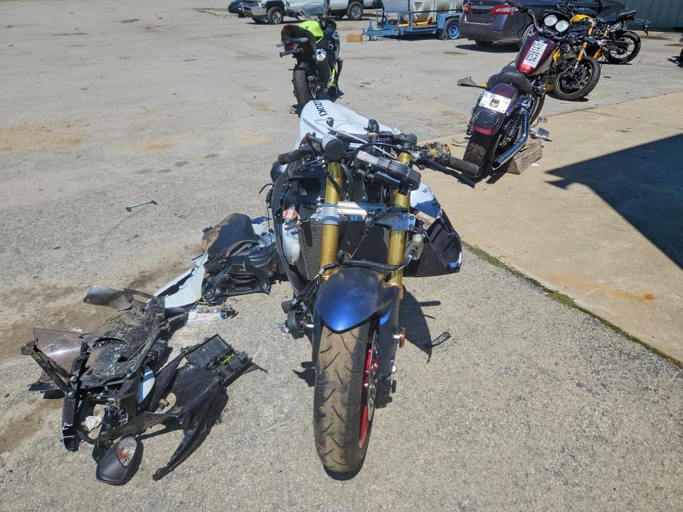 JS1GR7MA6S7100964 2025 Suzuki GSX-R750 photo no. 2