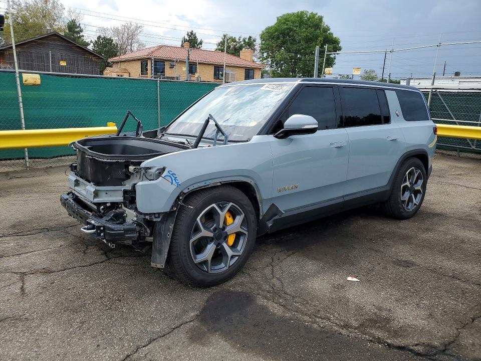 7PDSGABA0PN024532 2023 Rivian R1S photo no. 1